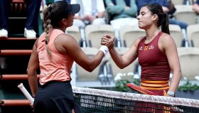 乐动平台-这也行？莎拉波娃在法国队比赛中势不可挡意甲国际比赛日热度飙升，马德里竞技手感冰凉的简单介绍