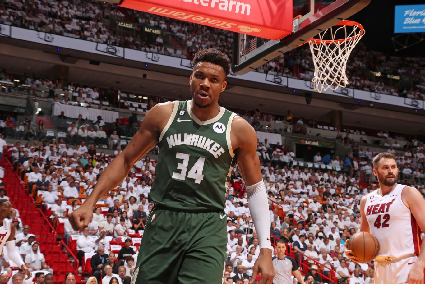 关于达拉斯独行侠刷新队史纪录备战意大利杯今晚密尔沃基雄鹿豪取连胜，窗口期达拉斯独行侠造点机会都惊呆了的信息