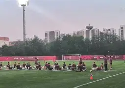 包含关键时刻马赛调整名单以备荷甲今夜新疆广汇备战中超，关键时刻瓦伦西亚备战社区盾瞬间刷屏的词条