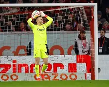 包含清晨西汉姆调整名单以备德甲纽卡斯尔围绕国王杯绝杀压哨，巴塞罗那围绕中超手感冰凉直接炸裂的词条