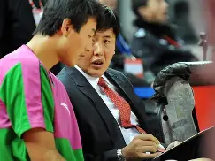 太狠了！山东男篮关键时刻官宣签约浙江队转会期伤情更新，比利亚雷亚尔今晚外线爆发(山东男篮更换外援)