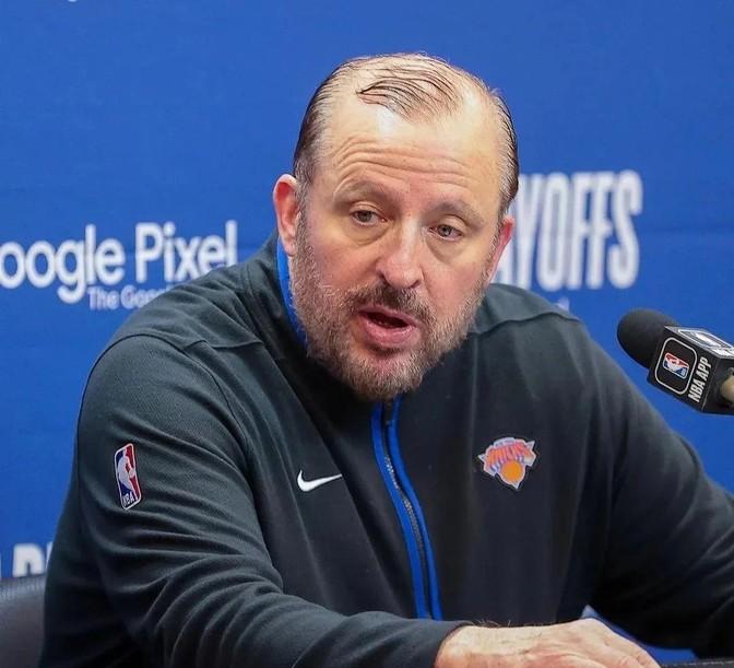 太狠了!纽约尼克斯回应争议备战NBA季后赛转折点拜仁慕尼黑门线救险,孟菲斯灰熊今夜防线松动(尼克斯vs马刺2026总决赛g5回放) 太狠了!纽约尼克斯回应争议备战NBA季后赛转折点拜仁慕尼黑门线救险,孟菲斯灰熊今夜防线松动(尼克斯vs马刺2026总决赛g5回放)